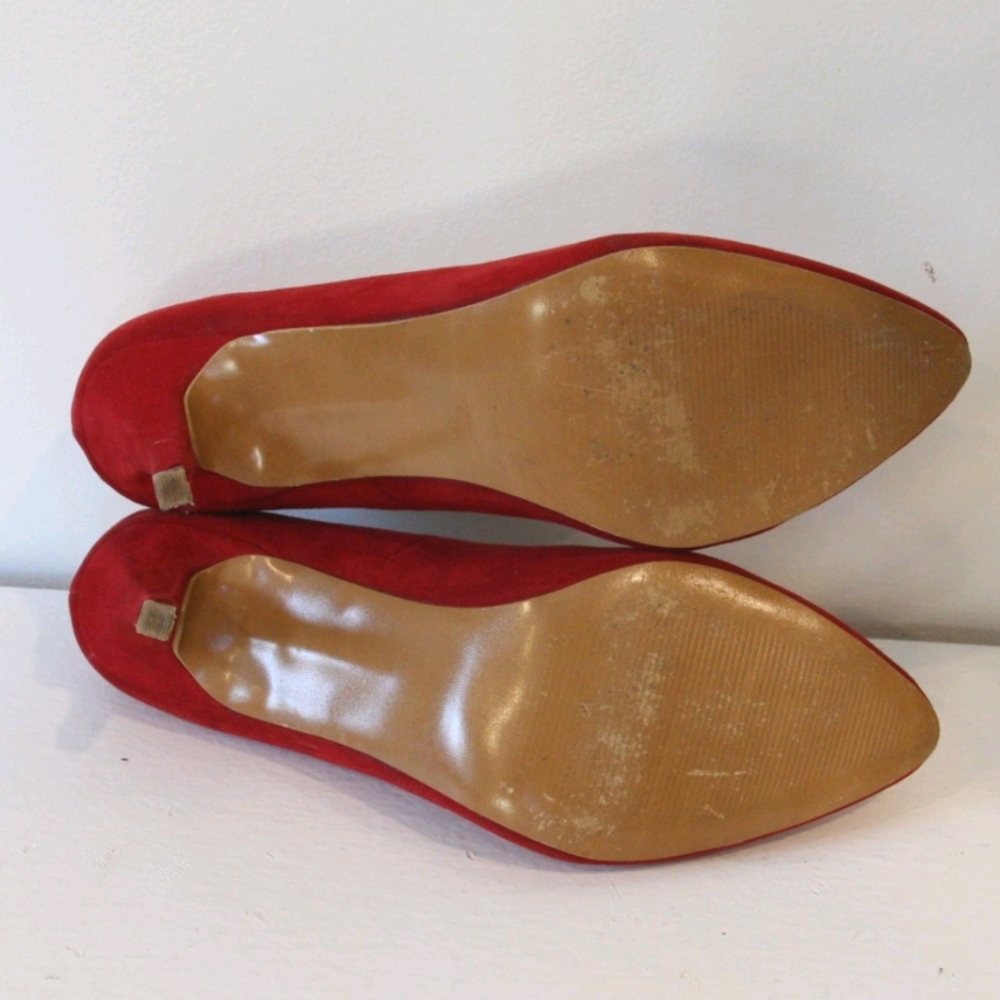 Red Heels - Picture 7 of 7